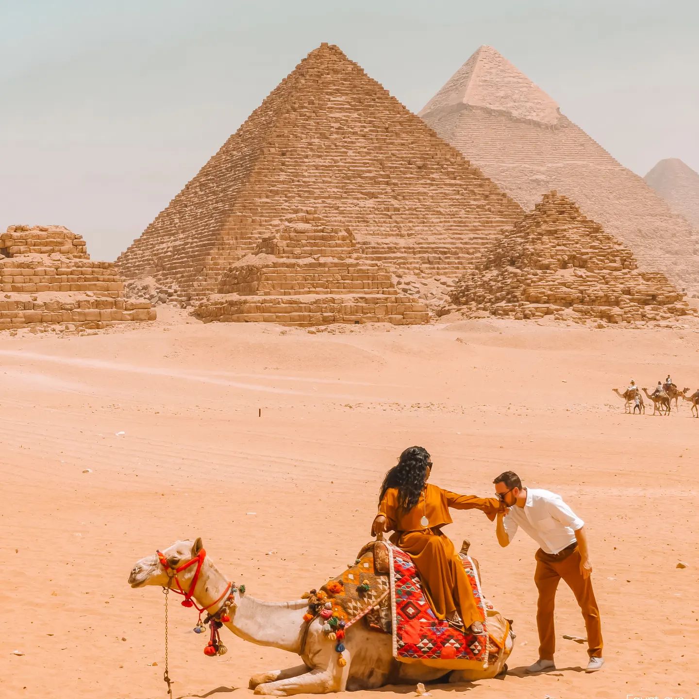 My 2022 holiday cards boutta look like a postcard from Egypt because how could I NOT incl pics from this magical shoot?!